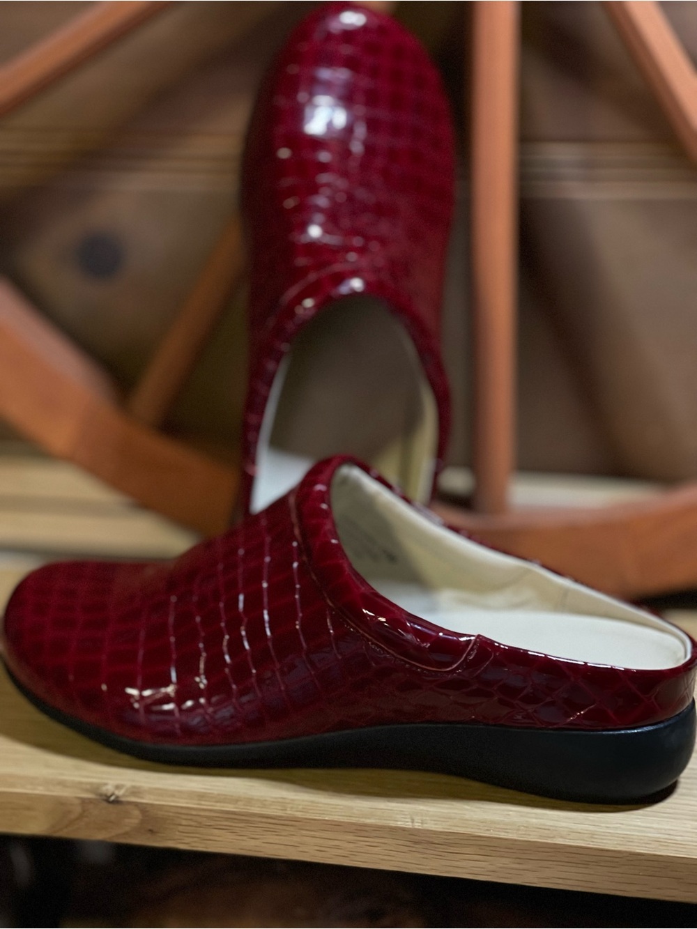 David Tate Deep Red Croc-Embossed Slip-On Clog - HQ Leather Upper Sz 13W
